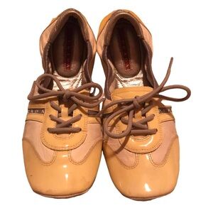Prada laced up ballet flats size 35 EU